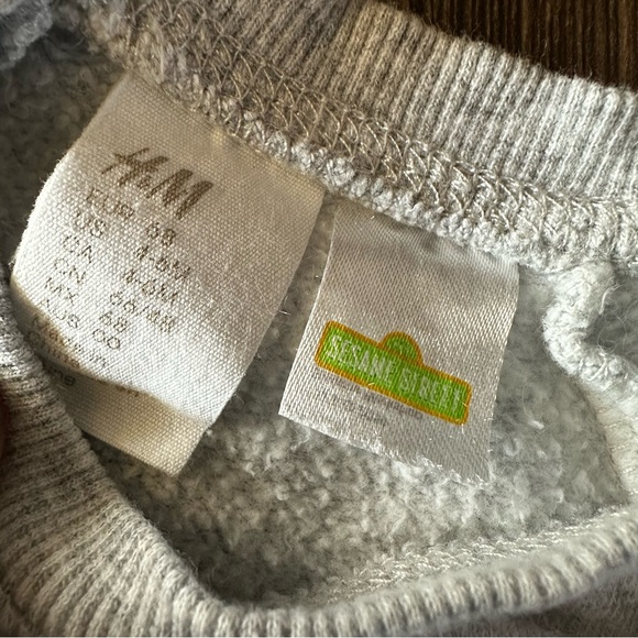 H&M Sesame Street baby pullover sweatshirt 4-6 mo boy girl Elmo Cookie Monster - Picture 3 of 5